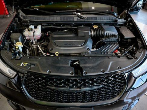 Used 2021 Chrysler Pacifica Touring-L w/ S Appearance Package image 45