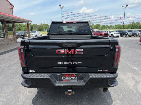 Used 2025 GMC Sierra 2500 AT4 AWD/4WD image 5