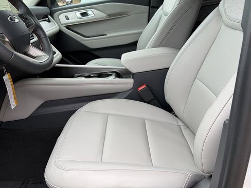 New 2026 Ford Explorer Active w/ Active Comfort Package image 18