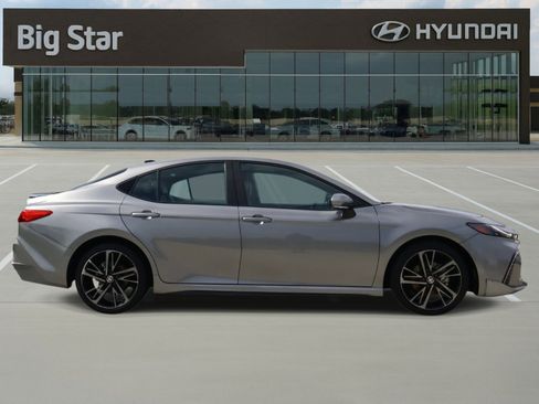 Used 2025 Toyota Camry XSE w/ Premium Plus Package AWD/4WD image 5