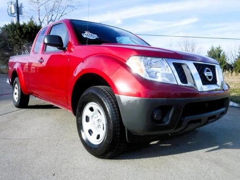 Used 2010 Nissan Frontier XE w/ XE Preferred Pkg image 3