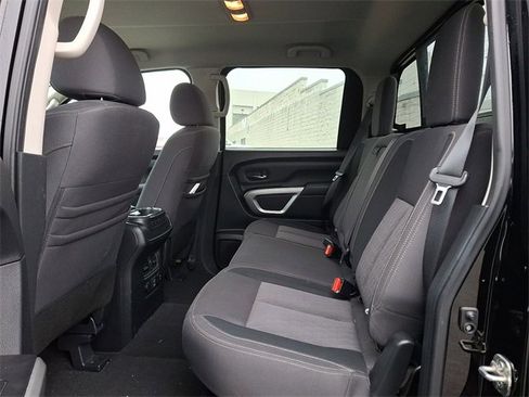 Used 2021 Nissan Titan SV w/ SV Convenience Package image 10