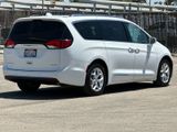 Used 2020 Chrysler Pacifica Limited image 4