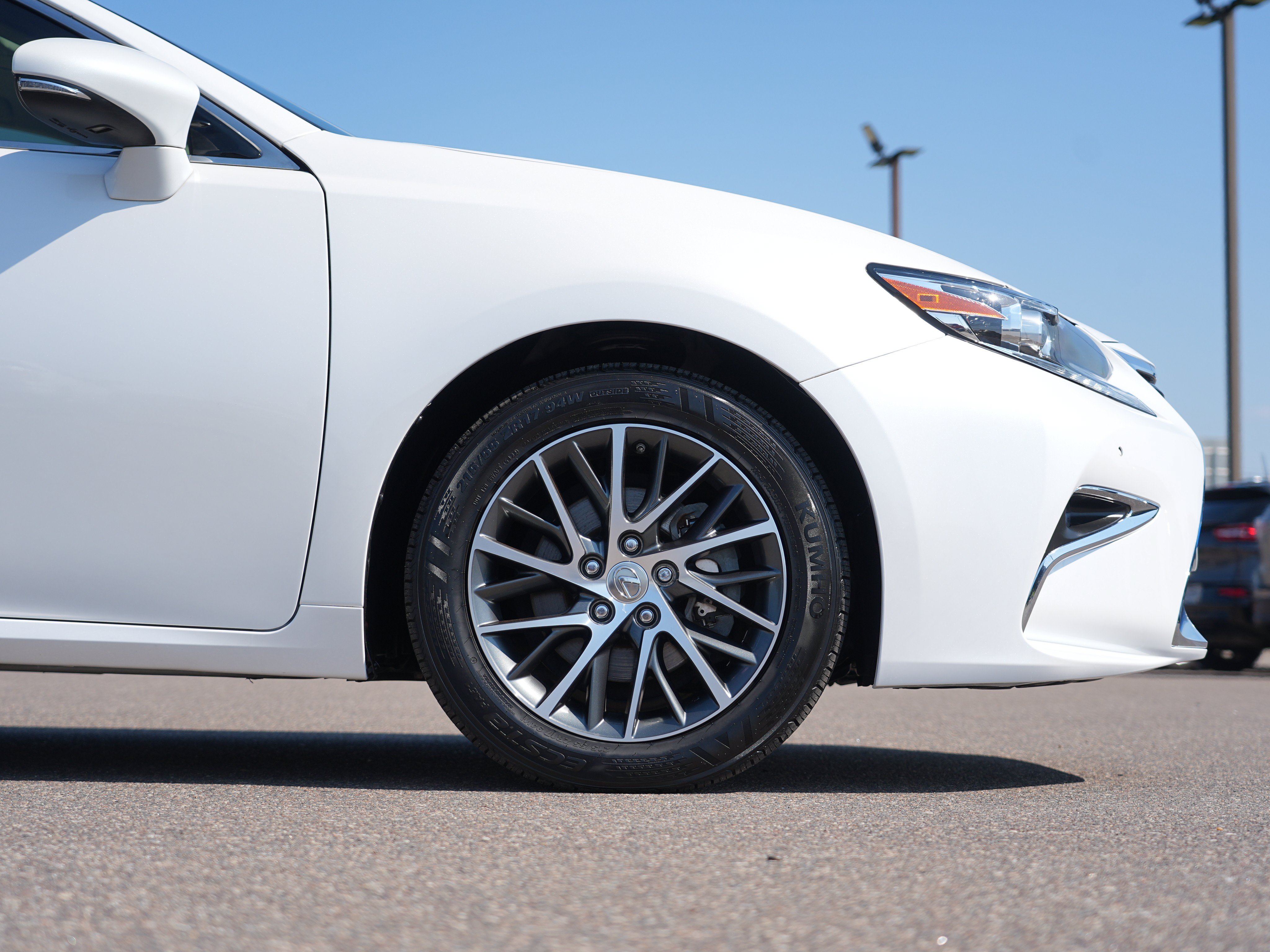 Used 2016 Lexus ES 350 w/ Luxury Package w/Wood Trim FWD image 11