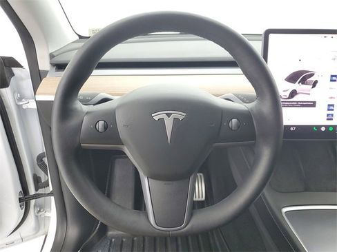 Used 2022 Tesla Model Y Performance image 21