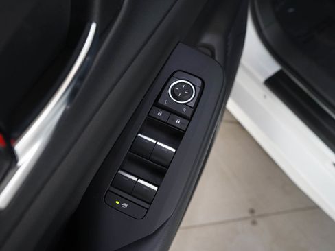 Used 2026 Toyota Prius Plug-In Hybrid image 19