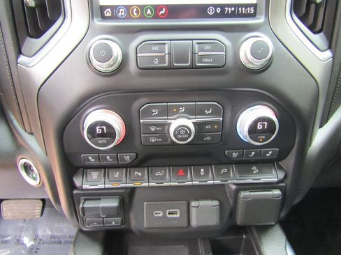 Used 2021 GMC Sierra 2500 Denali w/ Denali Ultimate Package image 19