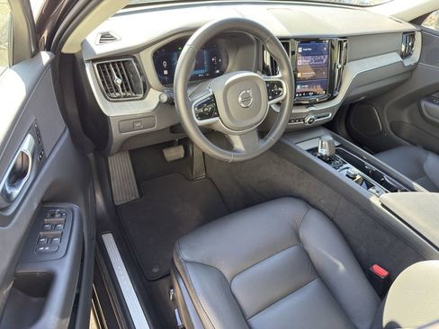 Used 2025 Volvo XC60 B5 Plus image 13