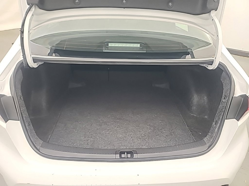 Used 2025 Toyota Corolla LE FWD image 19