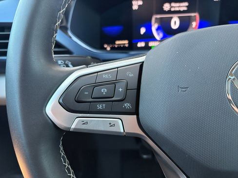 Certified 2023 Volkswagen Taos SE w/ Panoramic Sunroof Package image 15