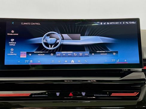 Used 2025 BMW 530i w/ Premium Package image 16