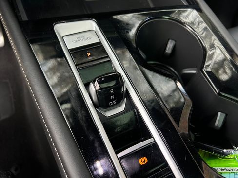 Certified 2024 Volkswagen Atlas Cross Sport SEL R-Line image 31