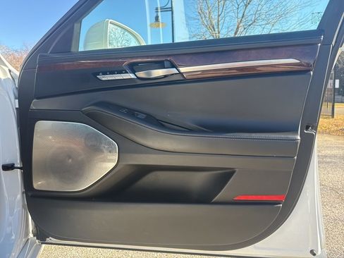 Used 2018 Genesis G90 3.3T Premium image 37