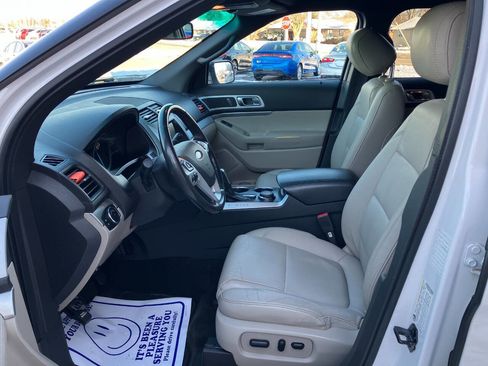 Used 2013 Ford Explorer XLT image 10