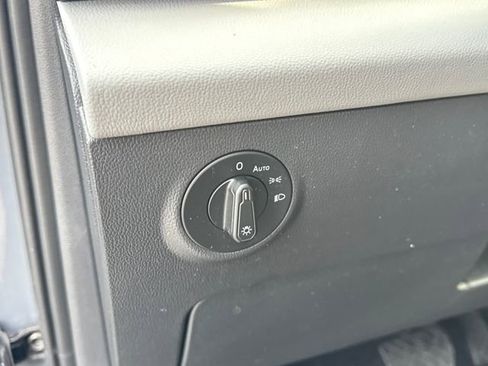 Used 2023 Volkswagen Taos SE image 24