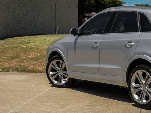 Used 2018 Audi Q3 2.0T Premium Plus w/ Premium Plus Package FWD image 13