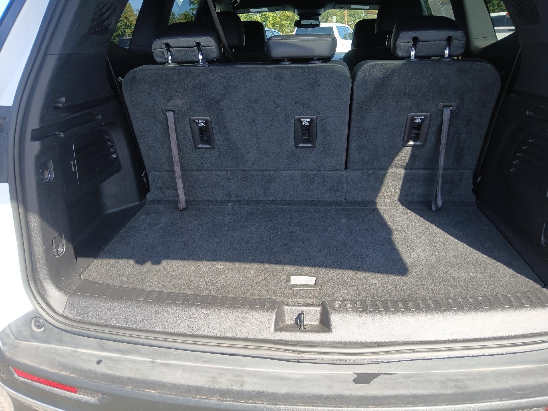 Used 2025 Buick Enclave Preferred FWD image 17