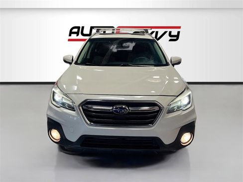 Used 2019 Subaru Outback 3.6R Touring w/ Popular Package #3A image 2