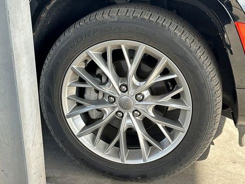 Used 2023 Jeep Grand Cherokee Summit w/ Luxury Tech Group V image 11