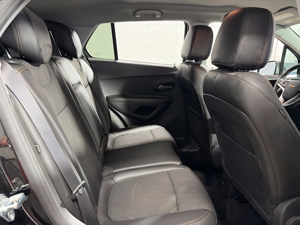 Used 2019 Chevrolet Trax LT w/ LT Convenience Package FWD image 27
