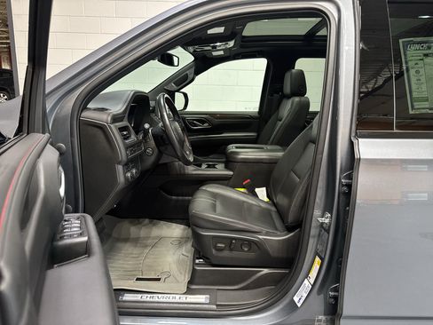 Used 2022 Chevrolet Suburban RST w/ Luxury Package AWD/4WD image 16