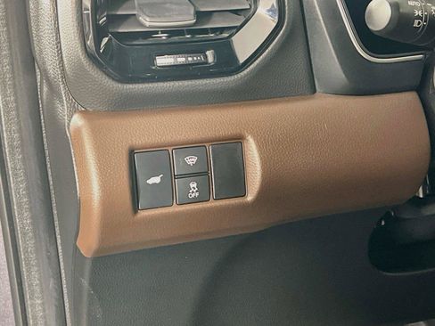 Used 2023 Honda Pilot Elite image 11