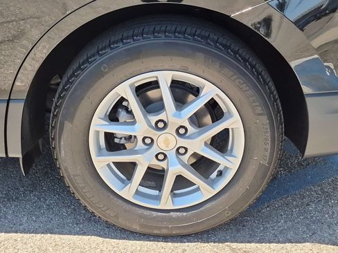 Used 2023 Chevrolet Equinox LS FWD image 9