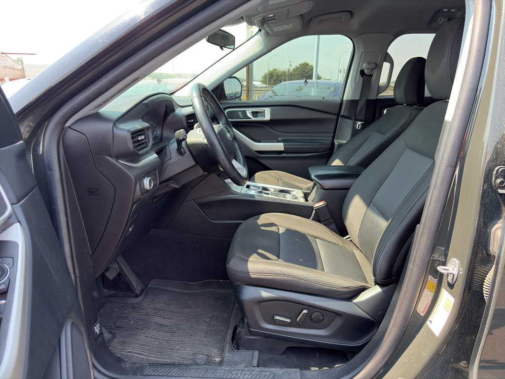 Used 2022 Ford Explorer XLT AWD/4WD image 9