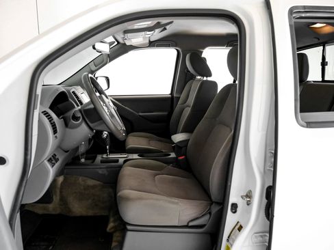 Used 2018 Nissan Frontier SV w/ Value Truck Package image 3