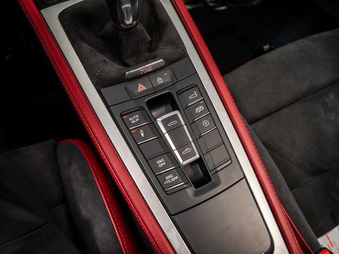 Certified 2021 Porsche 718 Boxster Spyder image 23