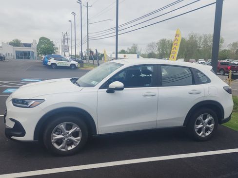 Used 2024 Honda HR-V LX image 9