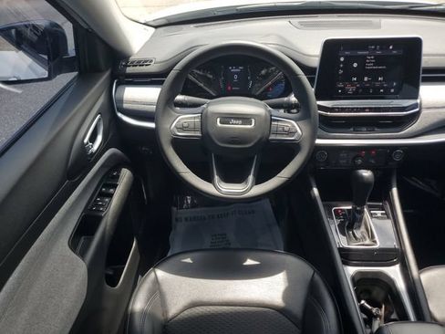Used 2022 Jeep Compass Latitude FWD image 17