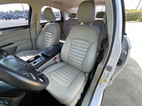 Used 2020 Ford Fusion SEL image 9