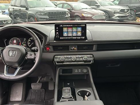 Certified 2023 Honda Pilot Touring image 12