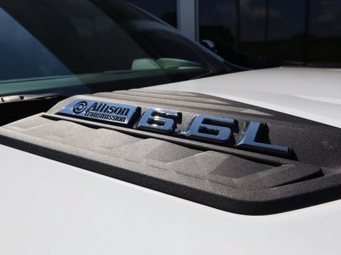Used 2026 Chevrolet Silverado 2500 High Country w/ High Country Premium Package AWD/4WD image 9