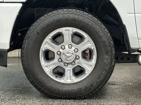 Used 2019 RAM 2500 Big Horn image 35