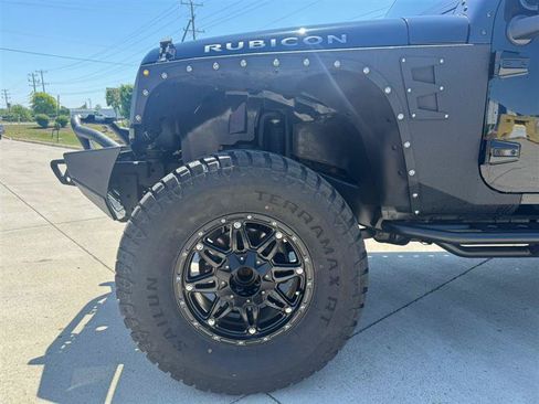 Used 2018 Jeep Wrangler Unlimited Rubicon w/ Connectivity Group AWD/4WD image 26