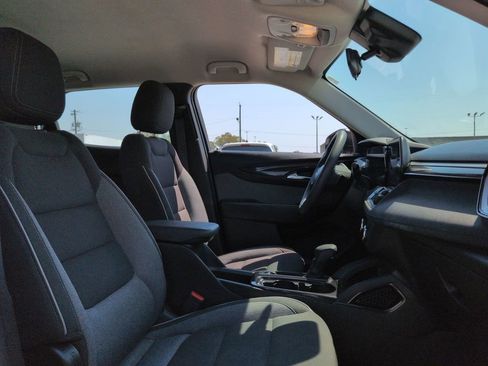 Used 2024 Chevrolet TrailBlazer LS image 18