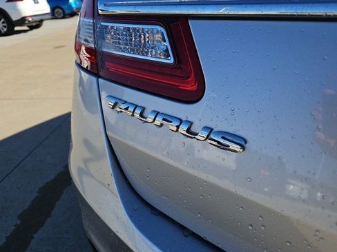 Used 2013 Ford Taurus Limited image 7