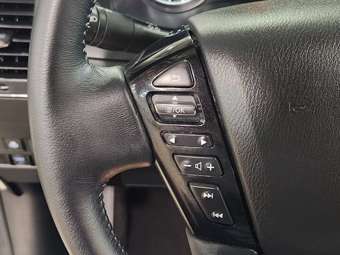 Used 2023 Nissan Armada SL w/ Captain's Chairs Package RWD image 48