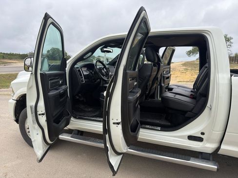 Used 2017 RAM 3500 Laramie Longhorn image 8