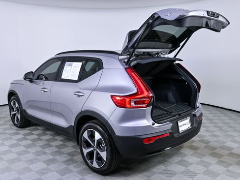 Used 2026 Volvo XC40 B4 Plus w/ Protection Package Premier image 33