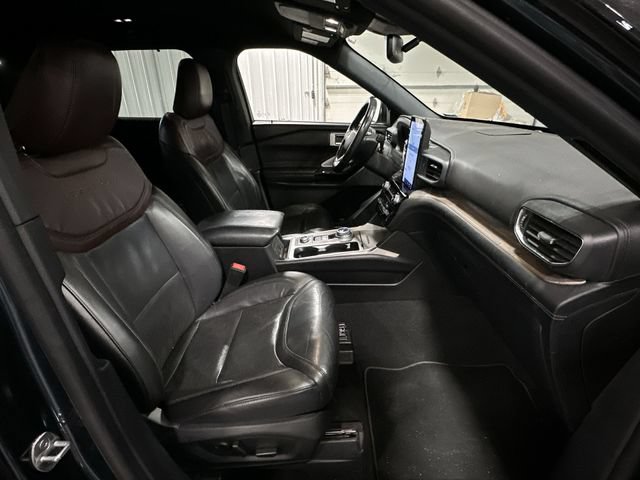 Used 2022 Ford Explorer Platinum w/ Equipment Group 601A AWD/4WD image 30