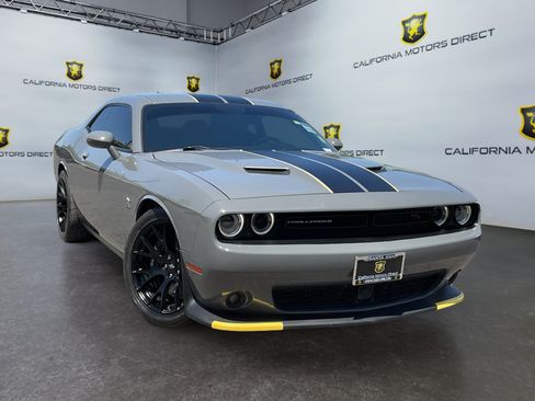Used 2018 Dodge Challenger R/T Scat Pack w/ Dynamics Package RWD image 3