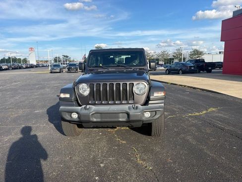 Used 2018 Jeep Wrangler Sport AWD/4WD image 15