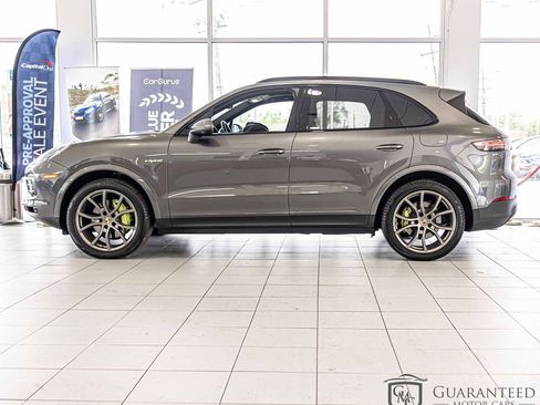 Used 2020 Porsche Cayenne E-Hybrid image 8
