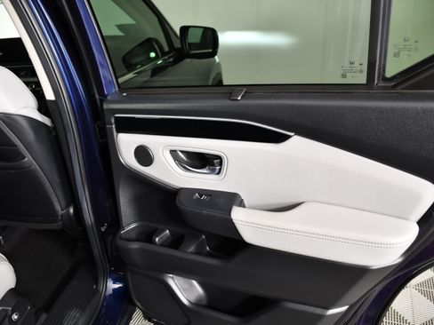 Used 2025 Honda Pilot Touring image 43