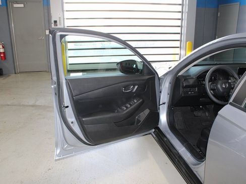 Certified 2023 Honda Accord LX image 7