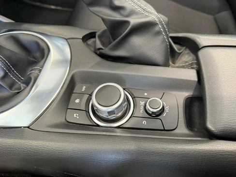 Used 2022 MAZDA MX-5 Miata Sport RWD image 14