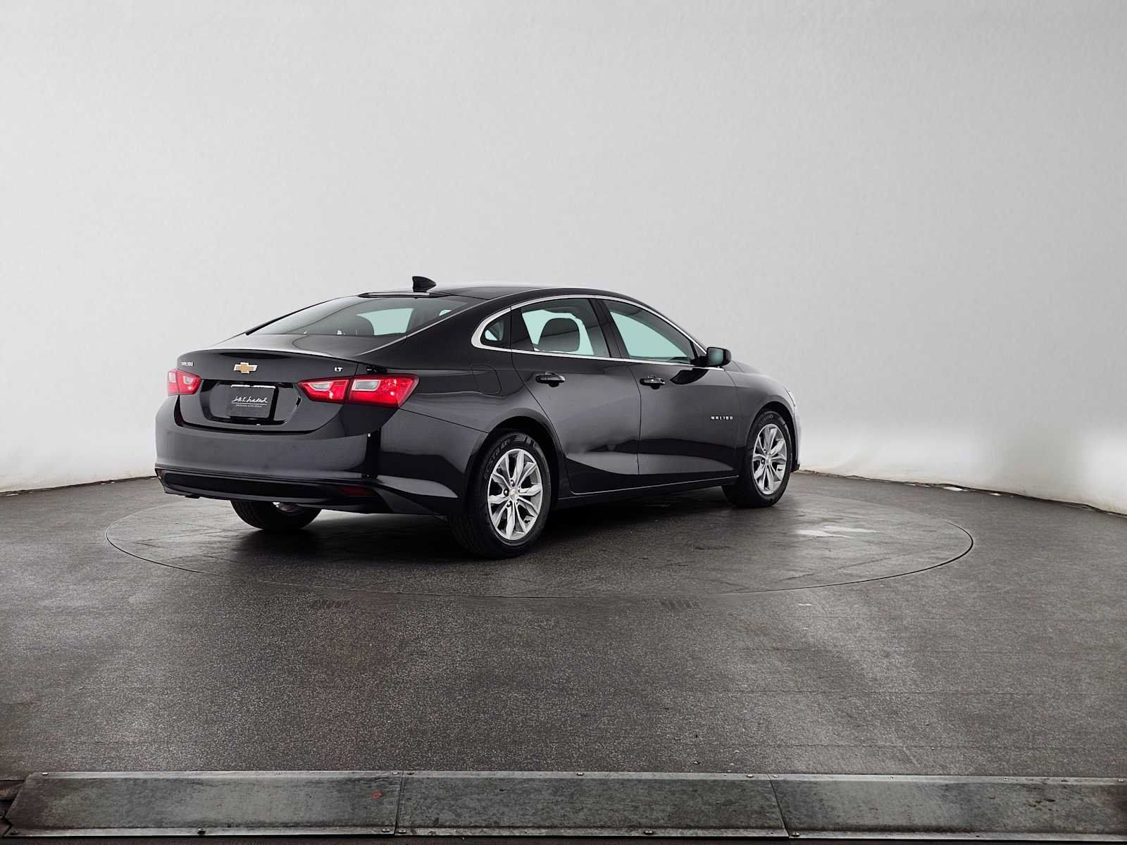 Used 2023 Chevrolet Malibu LT FWD image 3